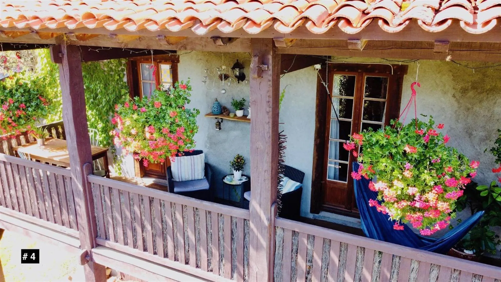 Les Trois Noyers Villa Tailhac 0*,  France